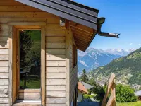 Chalet Lupin Hotels in Riddes