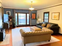 Lida's House, Walk to Everything