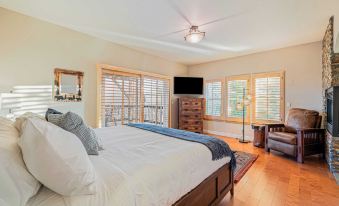 Hot Tub Fire Pit Game Room Amazing Deck Views Sky Canyon Lodge by AvantStay