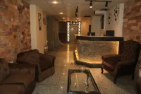 Verssailles Pyramids Hotel