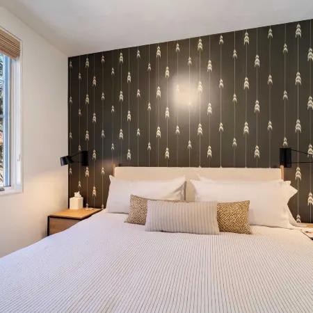 Aspen Hideaway by Avantstay Walk to Aspen, Near Slopes + Pool & Hot Tub Access