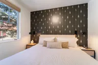 Aspen Hideaway by Avantstay Walk to Aspen, Near Slopes + Pool & Hot Tub Access