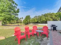 Breezy Tampa Home w/ Yard: Perfect for Long Stays Hotels in Lutz