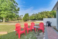 Breezy Tampa Home w/ Yard: Perfect for Long Stays