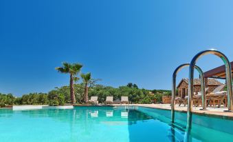 Lithos Villas Resort