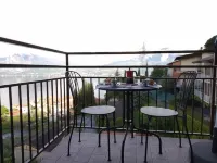 Renovated, amazing lake view Hotels in Perledo