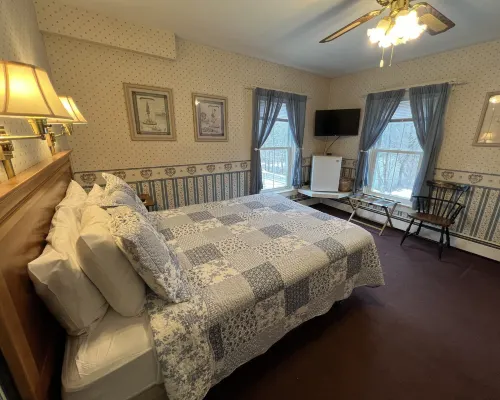 Echo Lake Inn فنادق في Ludlow