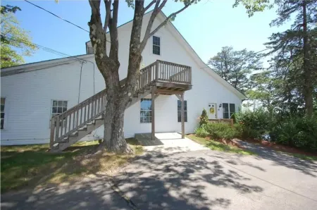 Gorgeous Waterfront Condo with Lake Access & Views