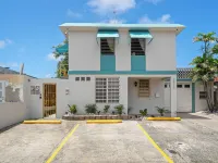 The Jewel of Levittown: Charming 2-bedroom apartment with WiFi, AC in Toa Baja Hotels in Levittown