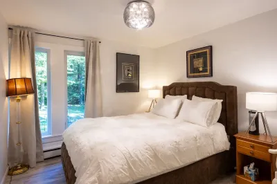 Charming and quiet rental 3 miles from the Mt. Mansfield skiing area Hotels near Front Four Retail/Rental/Repair