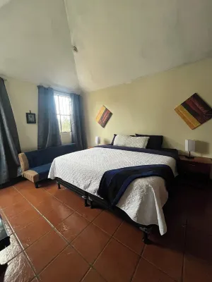 Serene 4-bedroom house with WiFi in Quetzaltenango