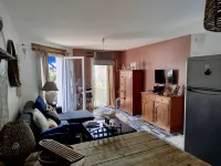 Maison Entre LAC ET Ocean A Hourtin EN Gironde, Idéal Avec de Jeunes Enfants ! Hotels in Hourtin