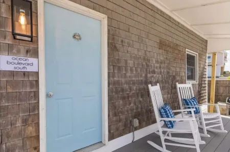 Ocean Boulevard South, 3 min walk to the beach!