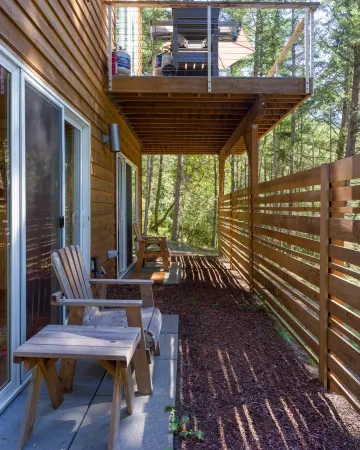 Stylish Chef's Kitchen and Outdoor Deck - Serene Woodland Retreat Отели рядом с достопримечательностью «Summit Learning Center»