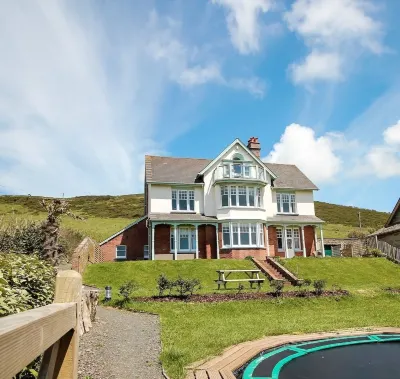 3 Bed Ground Floor dog friendly Apartment minutes walk from Saunton Beach فنادق في 