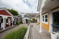 Water Views and Open Floor Plan - Charming Retreat