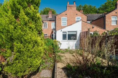 Cosy 4-Bed - Sleeps 7 Garden فنادق في 