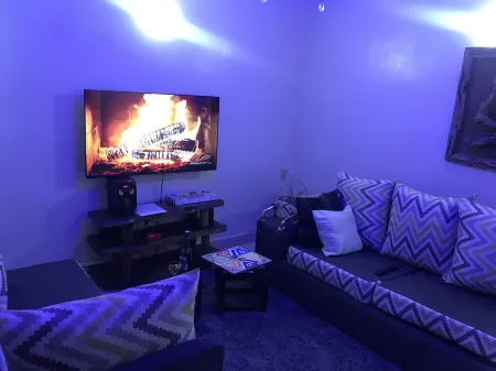 Cozy 1 bedroom condo available with free parking and scenic balcony Отели в г. Онгата Ронгай