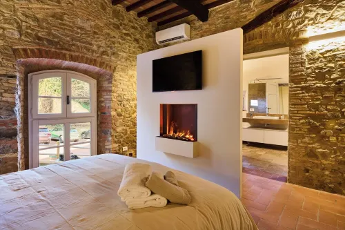 The Crusher (whirlpool) Hotels in Chianni