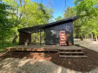 The Patsy at High Bank – Cozy Elk Riverfront Tiny Cabin in Scenic Noel, MO