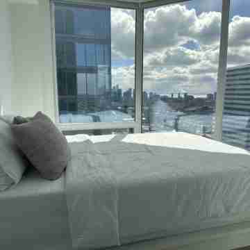 2-bedroom, 2-bathroom condo in stylish Yorkville. Parking & in-suite laundry Inc Rooms