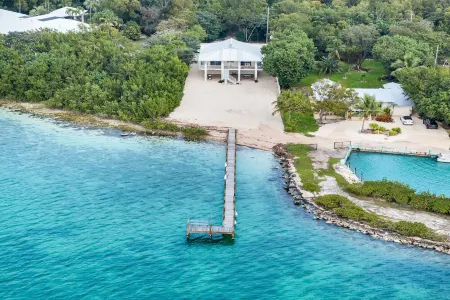 Oceanfront Oasis: Dockside Bliss