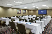 Hampton Inn & Suites Chicago/Mt. Prospect - Pet Friendly