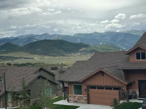 Spacious Modern BRAND NEW 4-BR/4-BA townhome - Views of ALL Park City Ski Runs!