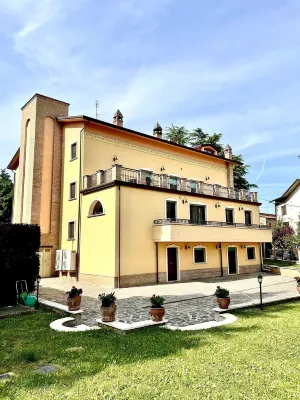 Luxury Apartment, strategic location, about 5 minutes from the historic center. Hotel a Ponte Valleceppi