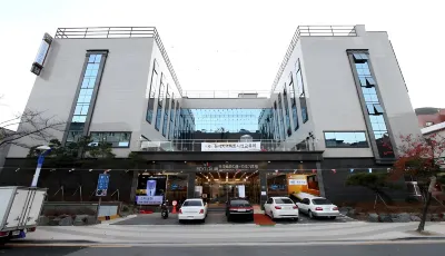 부곡 스파디움 · 따오기 호텔 창녕 교동과 송현동 고분군 주변 호텔