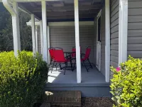 Charming 2-bedroom Cottage with AC and WiFi in Pilot Mountain