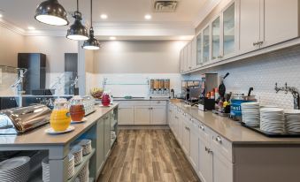 Homewood Suites by Hilton Ottawa Airport