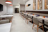 Homewood Suites by Hilton San Diego Central - breakfast