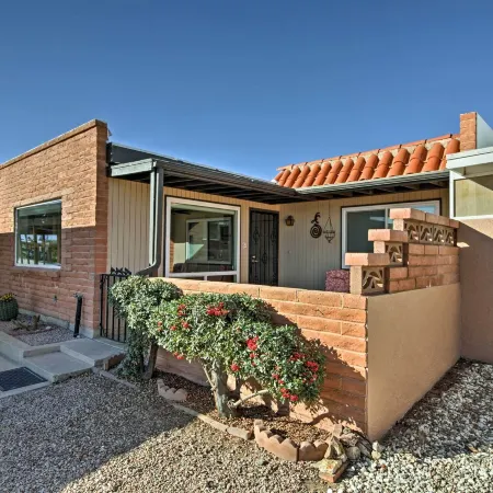Green Valley Townhome w/ Patio & Resort Amenities