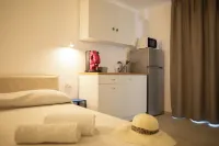 "Modern Studio Apartment with Barbecue Terrace - Historic Center"