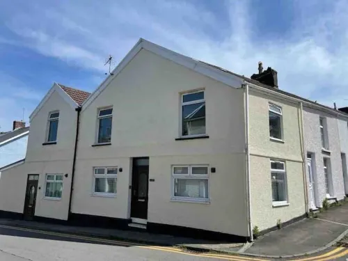 Gower Place Heart of Mumbles | Sleeps 2 | Near Beach | Oystermouth Castle | Wifi Hotels in Mumbles