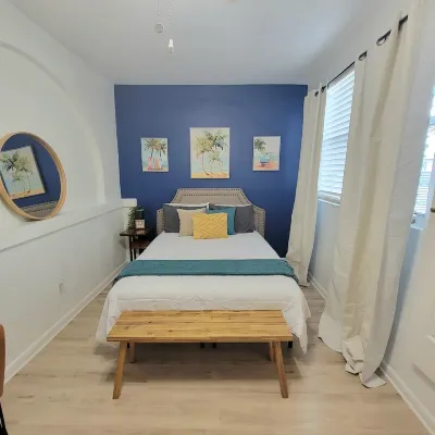 2Bd/1B/7Ppl/Wi-Fi/BBQ/Spa/Free Parking & Washer/Dryer