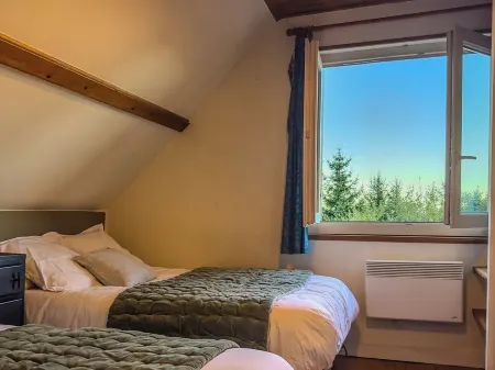 Chalet Le Super Besse, 3 Bedrooms, at the foot of the pistes, Super Besse Centre