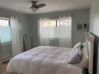 Charming 2nd floor 2-bedroom condo with AC WiFi in tranquil Brewster.