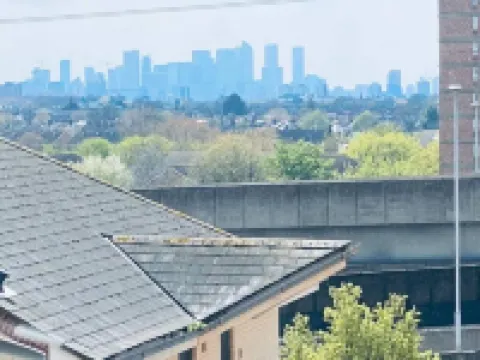 Entire Studio Flat in Ilford Town Centre 2 Minutes From Train Station