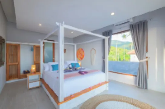 Kamana Beach House, steps from the beach, amazing villa, private pool.