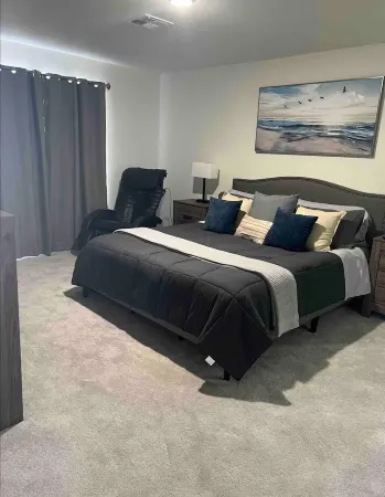 Relaxing 3 bedroom 2 bath townhome great location. Close to hospitals & MCAS.