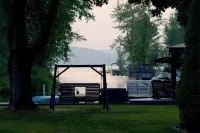 Modern Creekside Lakehouse Hotels in North Harmony