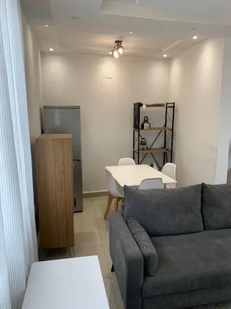 Apparemment Meublé en Plein Centre-ville de Kinshasa. À Côté de Luniversité W.B Отели рядом с достопримечательностью «ROND POINT SUPER LEMBA»