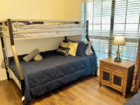 Heart of Edmond Retreat - 3bed 2bath