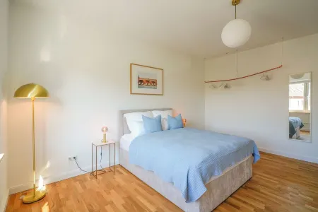 Stylish apartment on the edge of the Bismarck district Отели в г. Крефельд