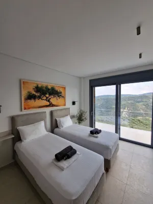 Meerblick und Bergblick, alleinstehendes Haus mit Pool, Barrierefrei im EG