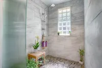 Robinson Bayou's Blue Door Cottage