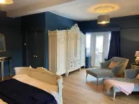 Large Boutique house set in own grounds