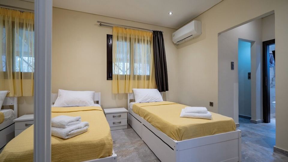 Seaside Serenity Retreat – Nea Makri by ΜΡS